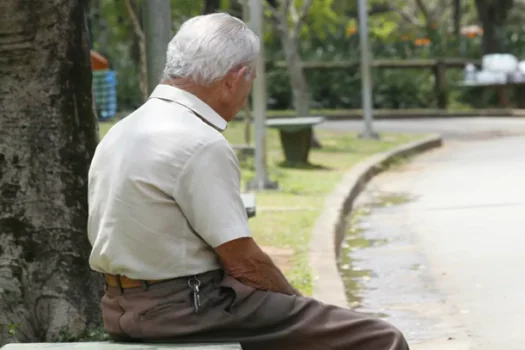 Estudo indica relação entre nível alto de colesterol ‘bom’ e risco de demência