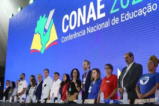 Conferência no DF vai orientar plano de educação, diz ministro