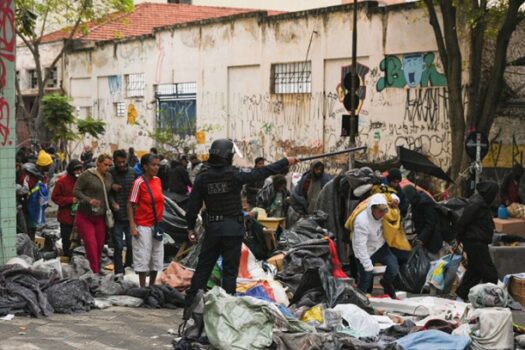 Ação na cracolândia encontra 82 pessoas que descumpriam medida judicial