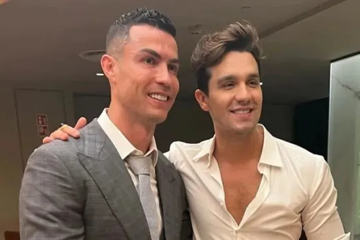 Luan Santana passa Réveillon com Cristiano Ronaldo e ganha relógio de R$ 400 mil