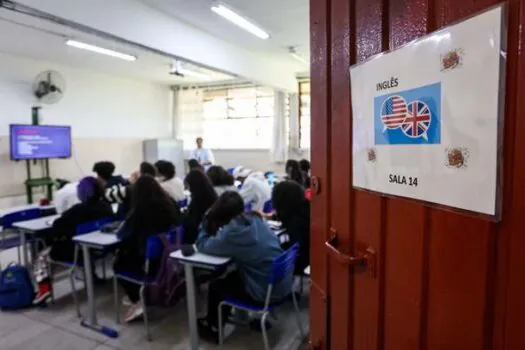 Curso de inglês gratuito e mais oito línguas: SP recebe inscrições para aulas de 2024