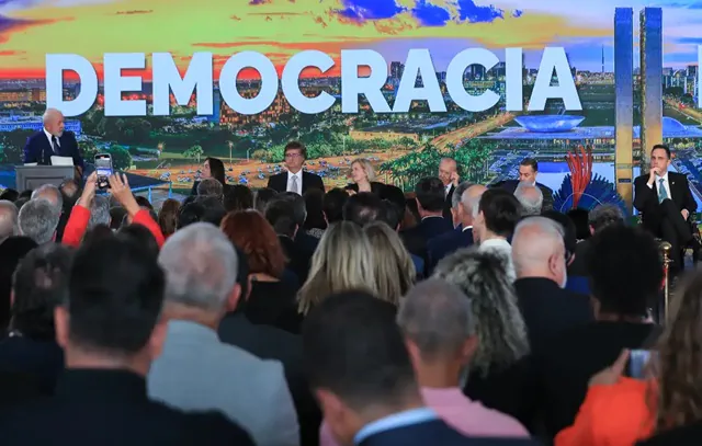 democracia-inabalada