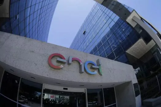 Enel cita danos severos na rede e fala em troca de quilômetros de cabos e postes