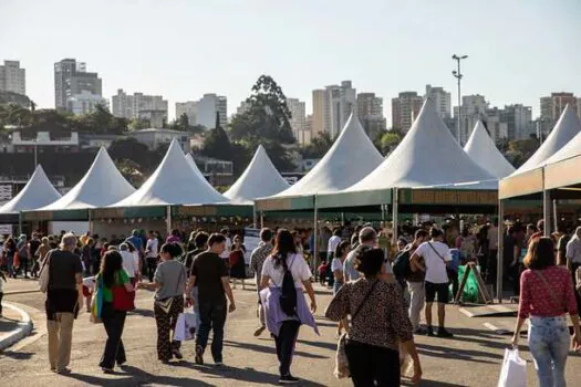 A Feira do Livro anuncia data da 3ª edição, que acontece em julho, na praça Charles Miller