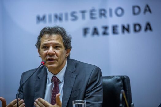 Avanço do PIB mostra que economia pode crescer com baixa inflação, diz Haddad