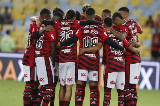 Flamengo recebe Grêmio no Maracanã mirando a ponta do Brasileiro