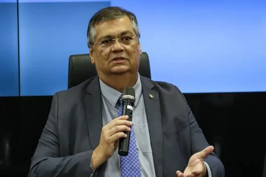 Dino segue na política e filiado ao PSB na reta final de ir ao STF e após prometer nova ‘roupa’