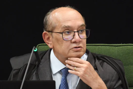 Gilmar pede à PGR que avalie se Bolsonaro foi omisso na pandemia