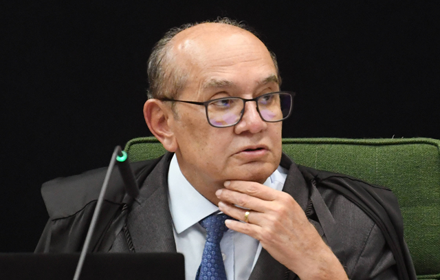 Gilmar pede à PGR que avalie se Bolsonaro foi omisso na pandemia