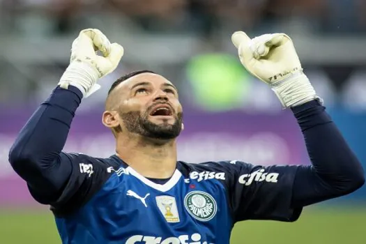 Palmeiras acerta renovação de contrato de Weverton até o fim de 2026