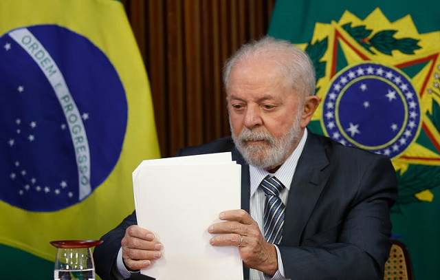 Lula mantém no primeiro ano investimento militar de Bolsonaro
