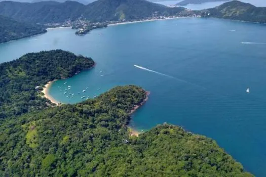 Ilha Anchieta é paraíso sustentável com muita natureza e história preservadas