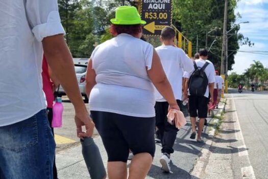 CAPS de Ribeirão Pires promove caminhada em prol do bem-estar e à saúde mental