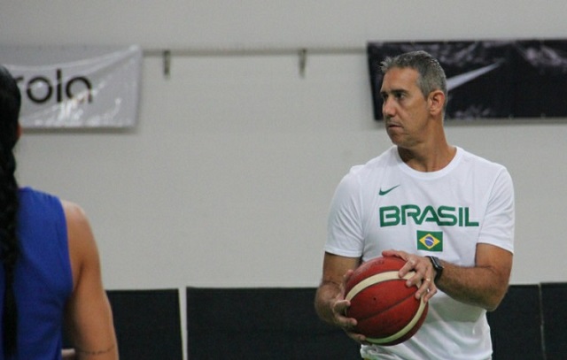 José Neto define 12 jogadores que defenderão a seleção de basquete no Pré-Olímpico