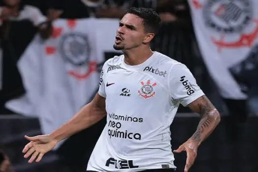 Corinthians confirma saída repentina do zagueiro Lucas Veríssimo para o futebol do Catar