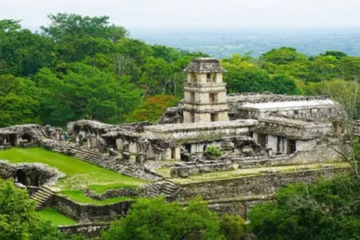 Cartéis do México limitam acesso às ruínas Maias com homens armados e ‘postos de controle’