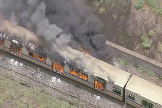 Vagão de metrô pega fogo no Distrito Federal