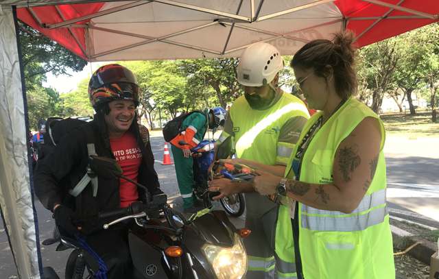 Confira os cuidados necessários para pilotar moto na rodovia e ter uma viagem mais segura