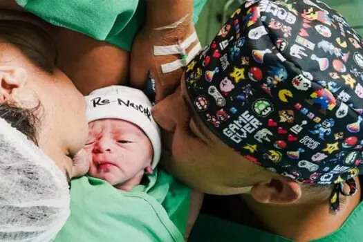 Nasce o bebê do cantor João Gomes e da influencer Ary Mirelle