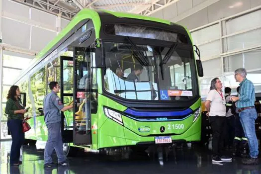 Mercedes-Benz realiza workshop de segurança de ônibus elétrico para empresas ligadas ao transporte coletivo