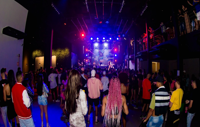 'Pancadão' invade Arena Club com mistura de gêneros musicais, neste sábado (6)