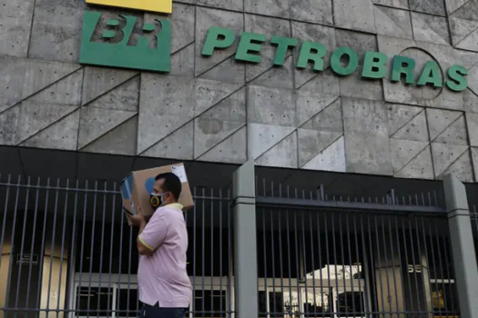 Petrobras entrará com recurso contra suspensão de conselheiro