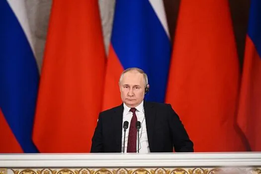 Putin diz que avião foi abatido por míssil americano na Rússia