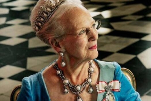 Após 52 anos como rainha da Dinamarca, Margrethe II passa o trono para o filho