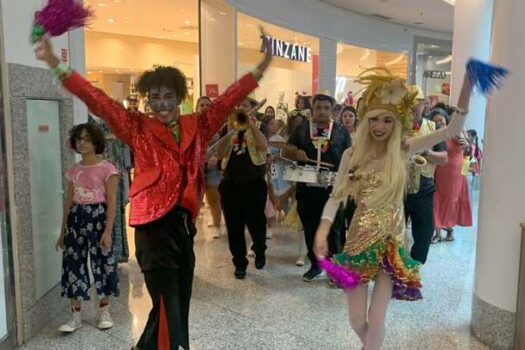 Bailinho de Carnaval chega no São Bernardo Plaza Shopping