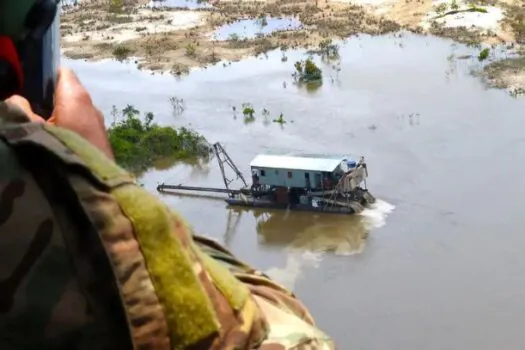 Aviões ilegais entram diariamente no Território Yanomami