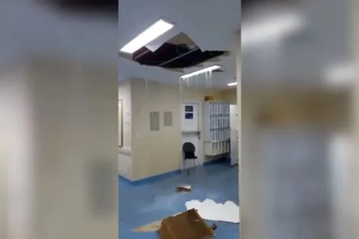 Parte de teto de hospital desaba devido a chuva no Rio de Janeiro