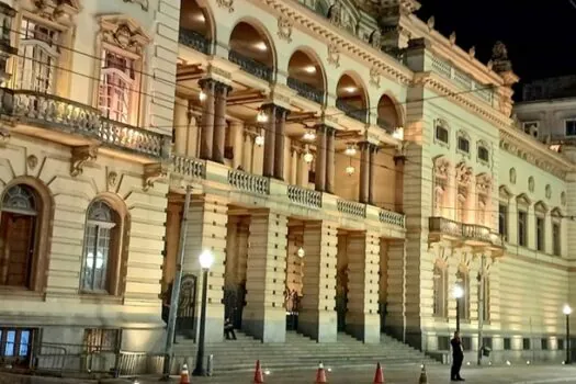 Pontos turísticos da cidade recebem nova iluminação no aniversário de São Paulo