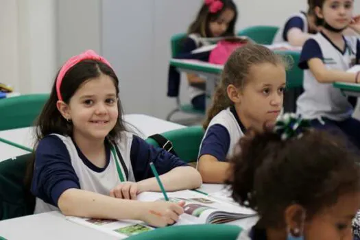 São Caetano realiza pagamentos do Auxílio Uniforme Escolar