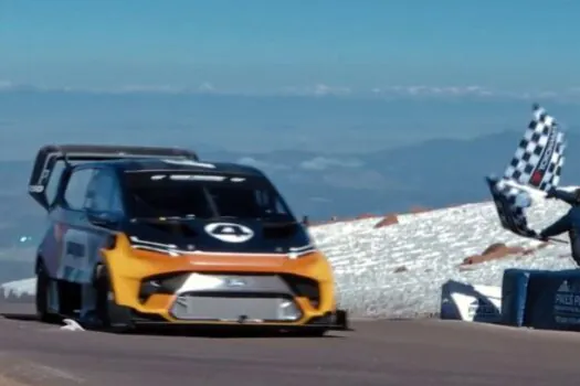 Ford SuperVan 4.2: o carro que desafiou a montanha de Pikes Peak