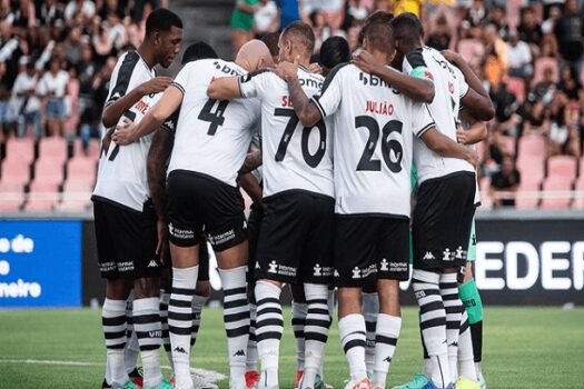 Vasco perde para Nova Iguaçu, e ouve vaias e “olé” da torcida em Uberlândia