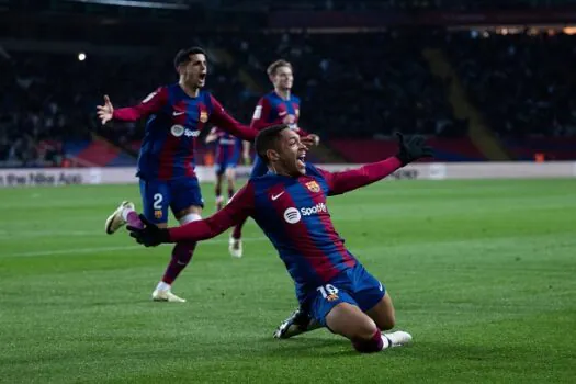 Vitor Roque faz primeiro gol na Espanha e dá vitória ao Barcelona no Campeonato Espanhol