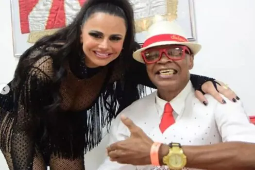 Viviane Araújo, a rainha de bateria do Salgueiro, sente muito pela morte do sambista Quinho