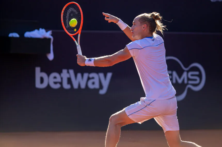 Rafael Matos foi o primeiro brasileiro a levantar um troféu no Rio Open