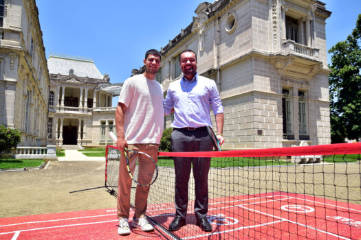 Alcaraz joga tênis com governador e agradece Rio Open