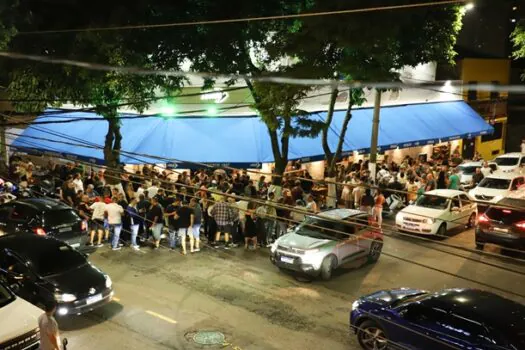 Reinauguração do Bar do Pescador reúne centenas de pessoas na Mooca