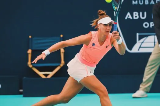 Bia Haddad supera maratona de quase quatro horas para avançar no WTA de Abu Dhabi 