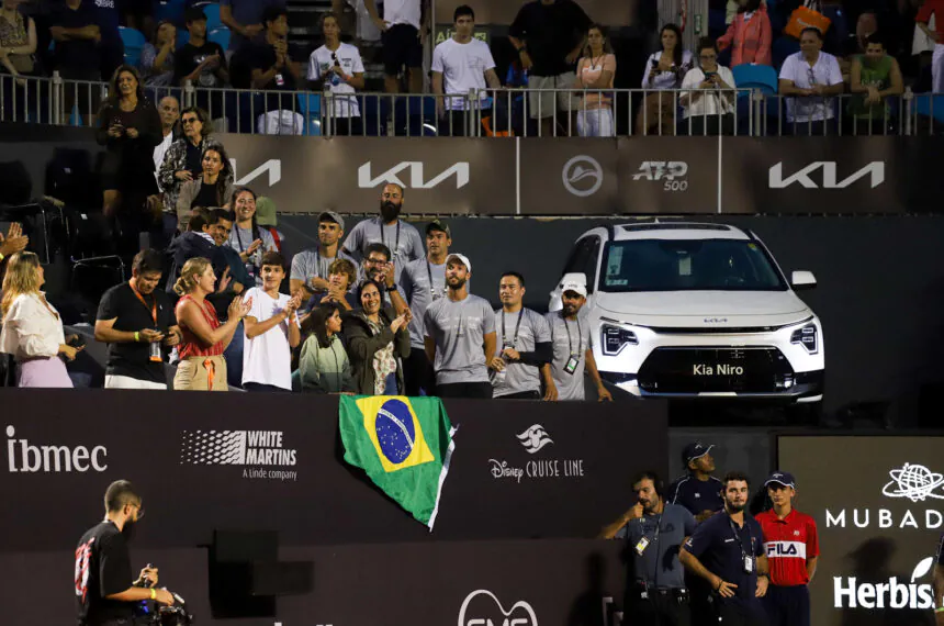 Família, amigos e equipe de João Fonseca na plateia