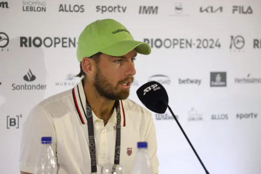 Depois de passeio na Sapucaí, Cameron Norrie se prepara para defender título no Rio Open