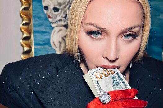 Madonna-assina-comercial-do-Itaú-para-celebrar-100-anos-do-banco-06-26-02-24