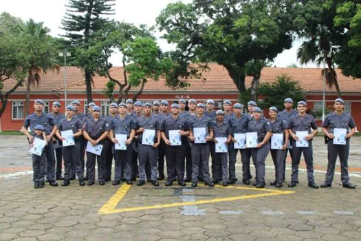 PMs recebem homenagem por ajudar na recuperação de hospital infantil de câncer em Sorocaba