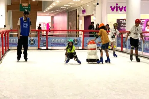 Últimas semanas de patinação no gelo no West Plaza