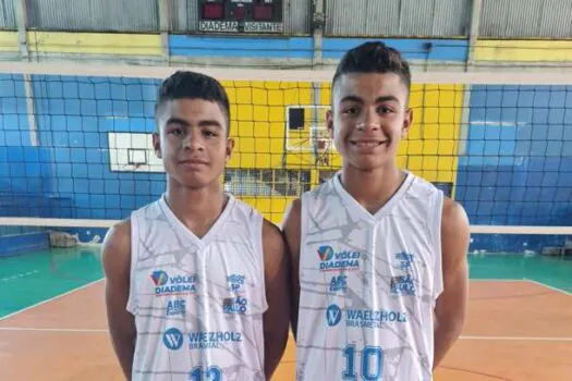 Em Diadema, gêmeos encontram vocação para o vôlei na Escola de Esportes