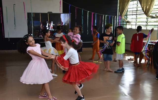 Escolas e Centros Educacionais de Santo André entram no clima do Carnaval