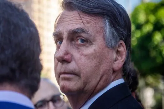 TSE aplica multa de R$ 15 mil a Bolsonaro por associar Lula ao PCC nas eleições