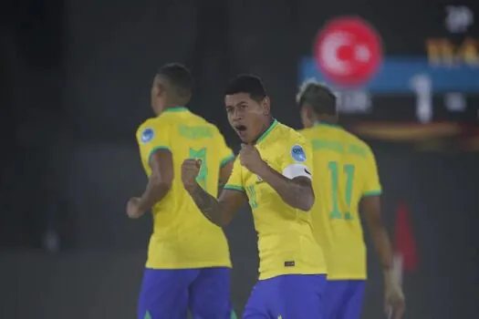 Brasil inicia Copa do Mundo de Beach Soccer com vitória sobre Omã